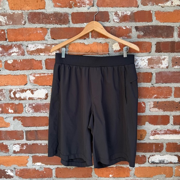 Lululemon Men’s THE Linerless Shorts‎ Black Size Large 11” Athletic - Picture 1 of 5